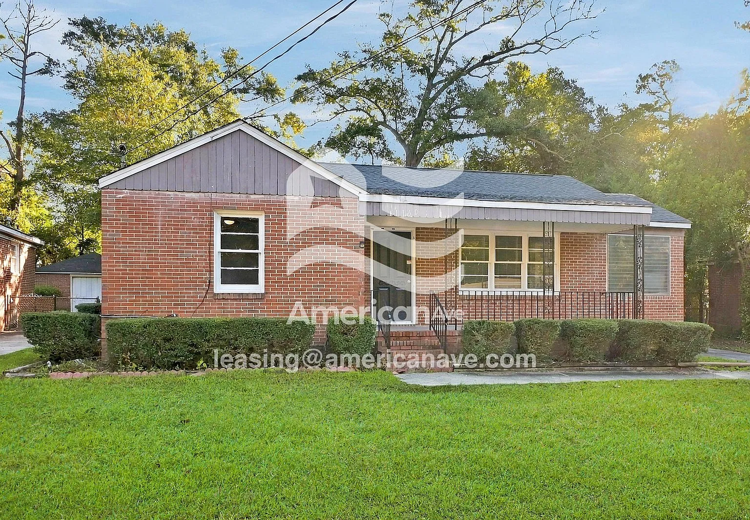 3 bed, 1.0 bath, 1238 sqft, $997 — Photo 2