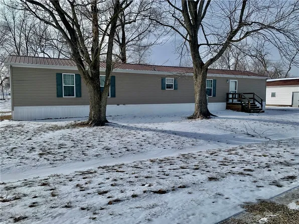 206 S 5th St, Shumway, IL 62461