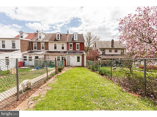 849 Queen St Photo 1