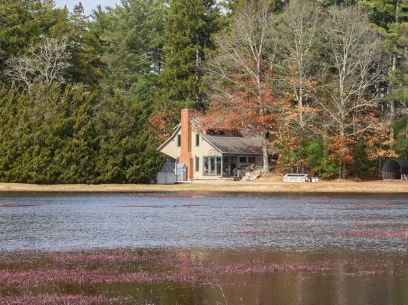 28 Wareham St, Carver, MA 02330