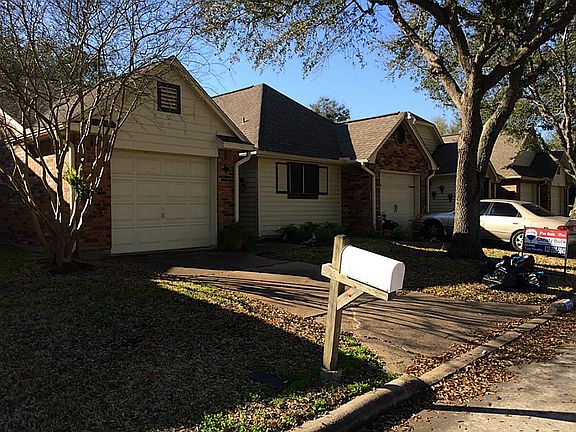 2nd image of 662 W Country Grove Cir