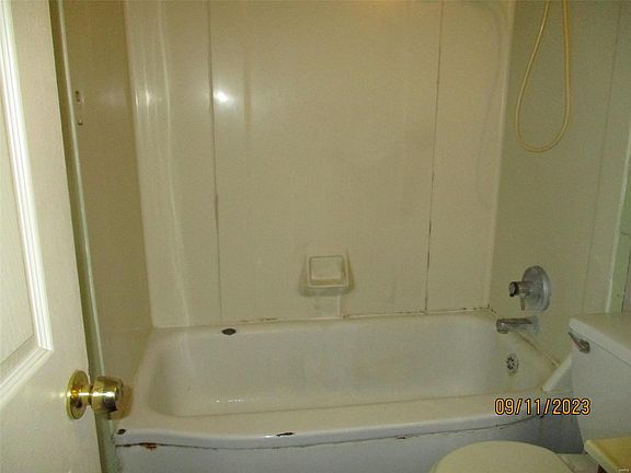 5th image of 3678 Dixie Dr