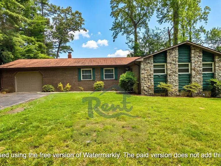 Welcome home to 609 Pineland Road!