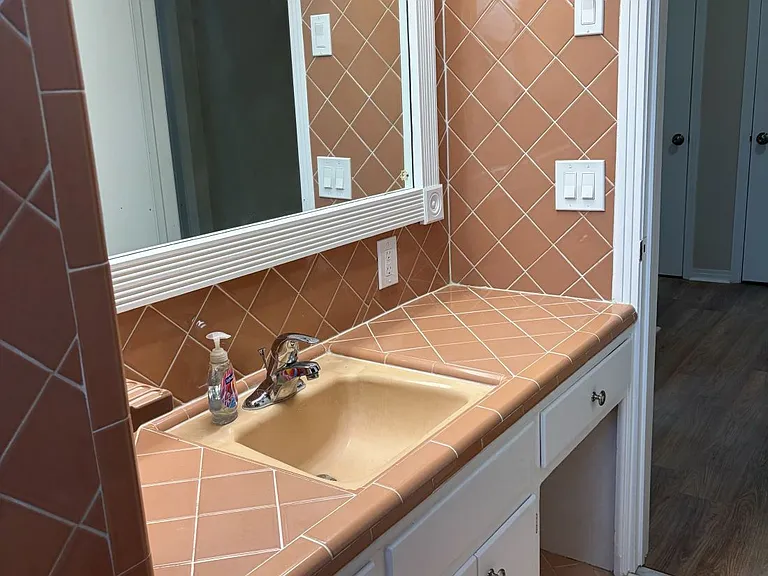 1109 W Plymouth St — Photo 28