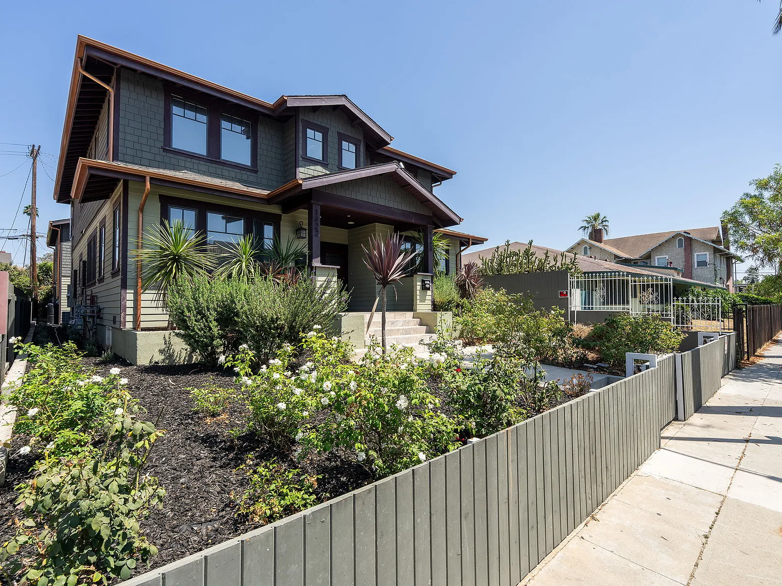 4 bed, $3,500 — Photo 1