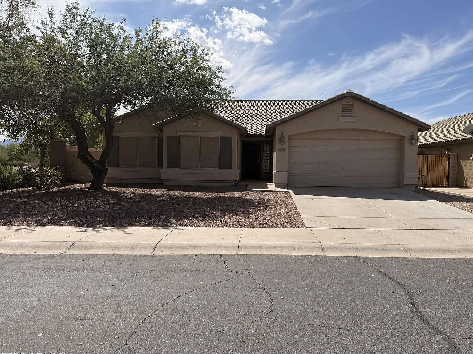 4 bed, 2.0 bath, 1922 sqft, $2,300 — Photo 1