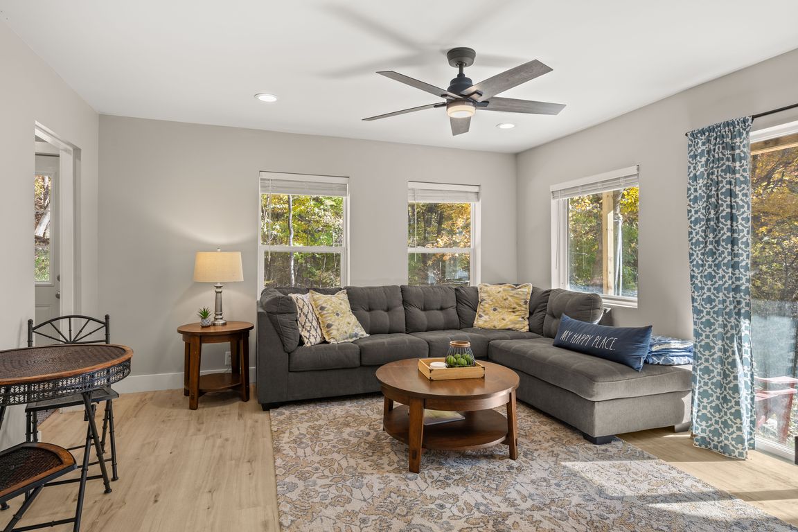 next background image