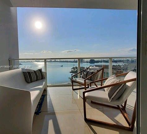 4th image of 2020 N Bayshore Dr APT 908