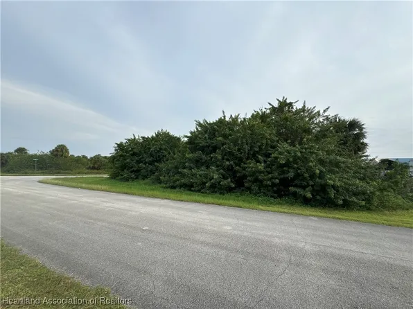 8054 Grove Ct, Labelle, FL 33935