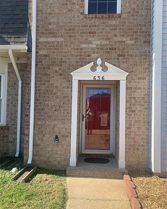 1st image of 636 Sedgefield Ct