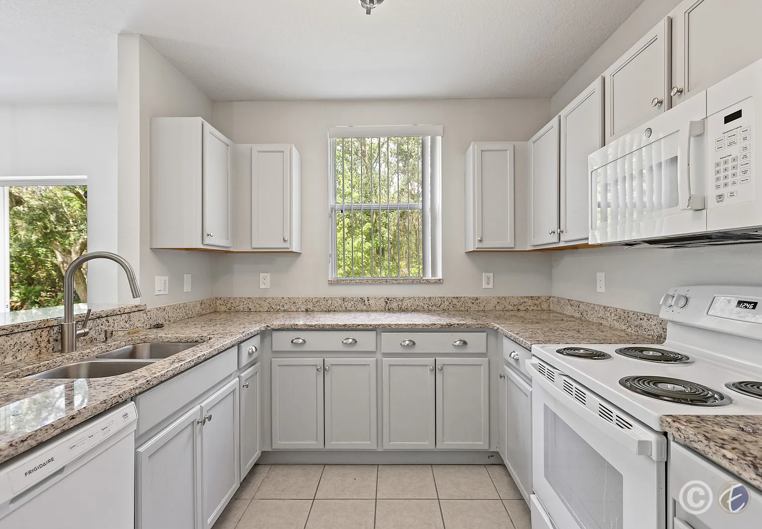 9722 Forestdale Court — Photo 4