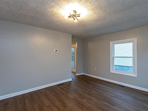 3rd image of 941 5th Ave