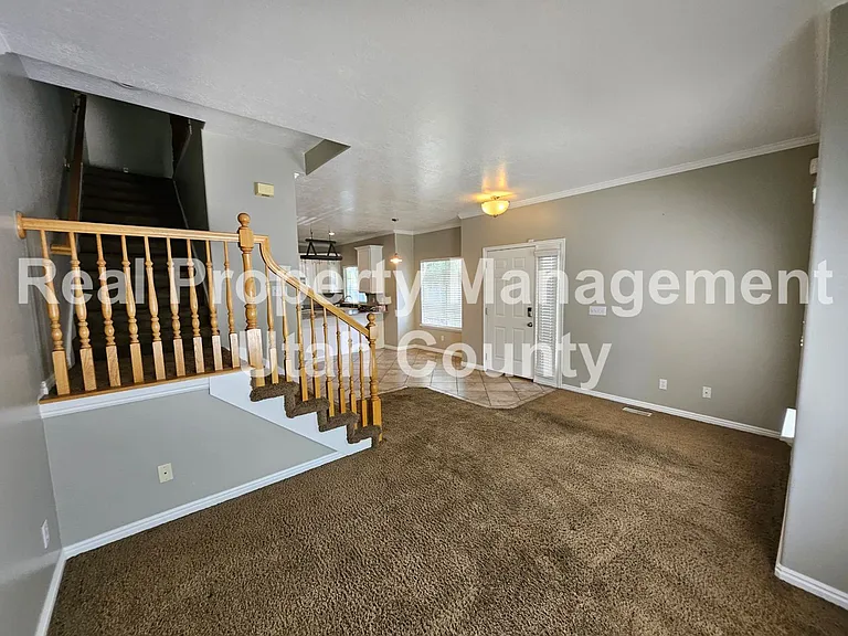 42 W 680 N — Photo 7
