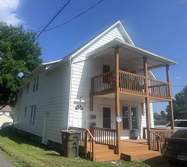2112 Iris Ct NW #1