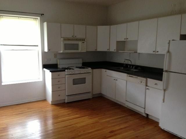 1st image of 1024 N Damen Ave