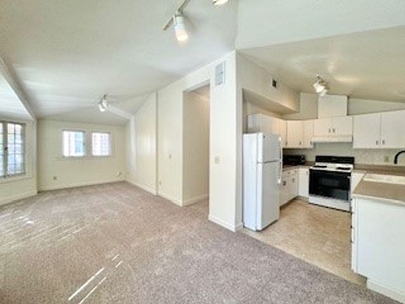 5th image of 2115 I St APT 3