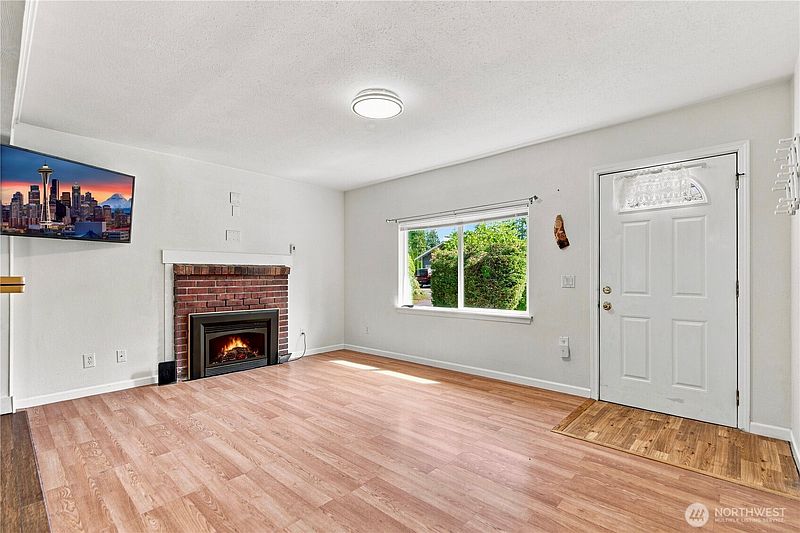 4th image of 14408 42nd Avenue W