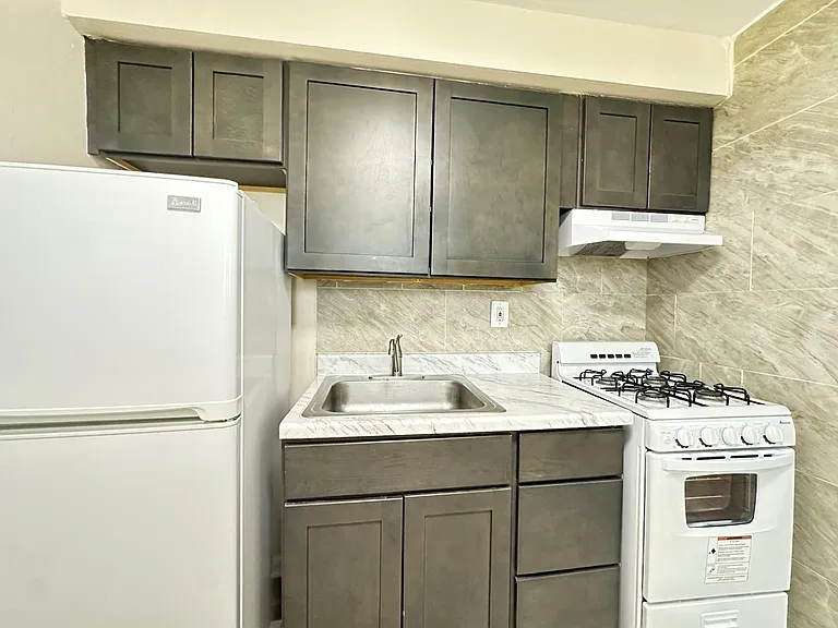 7108 Oxford Ave #38 — Photo 4