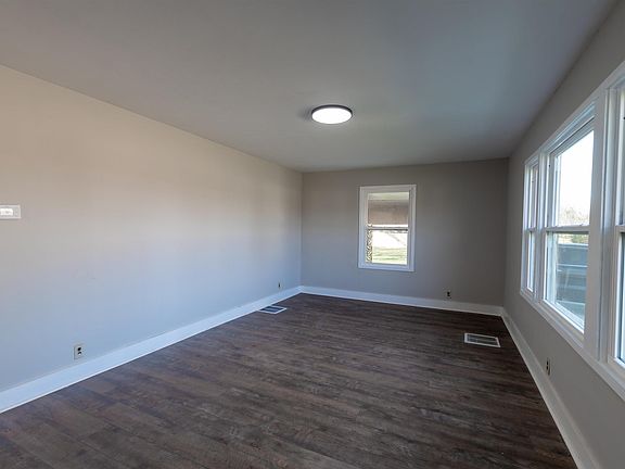 5th image of 1353 Reed Ave