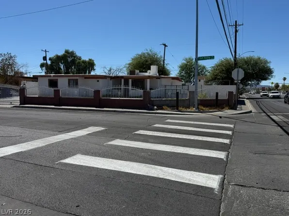 5027 Sun Valley Dr, Las Vegas, NV 89122