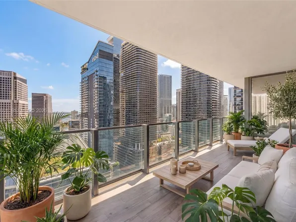 88 SW 7th St APT 2411, Miami, FL 33130