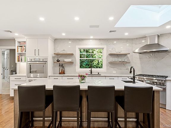 3rd image of 31 Crosby Place