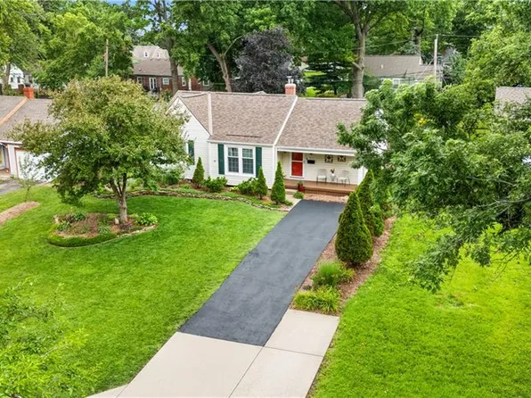 5824 Floyd St, Overland Park, KS 66202