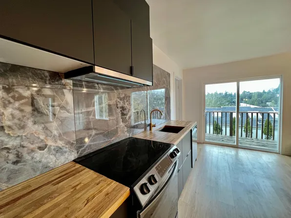 5915 Alhambra Ave #B, Oakland, CA 94611