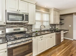 72 Forest Rd, Valley Stream, NY 11581