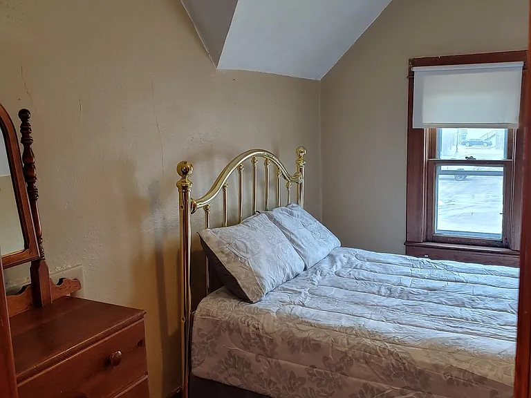 1146 Howard St — Photo 9