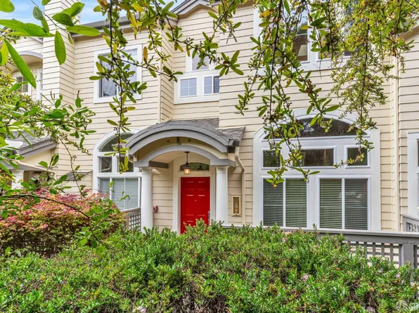 55 Erin Ln, Half Moon Bay, CA 94019