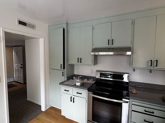 2nd image of 385 Sea Ridge Rd