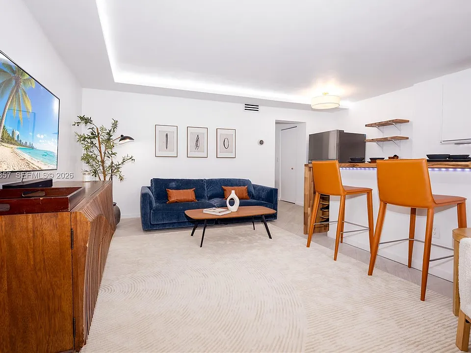 525 Meridian Ave #203