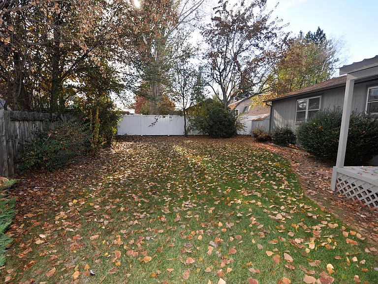 9972 N Hillview Dr — Photo 11