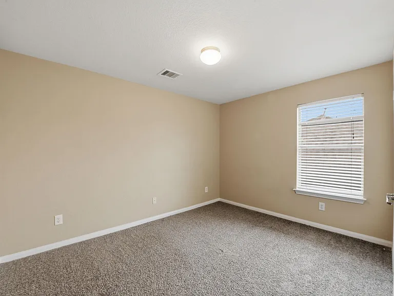 1702 Bonnyton Ln — Photo 24