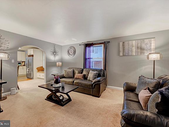 3rd image of 1813 Hanford Rd