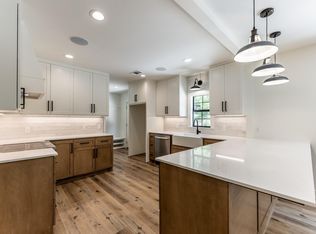 2130 Avenue N 1/2, Huntsville, TX 77340