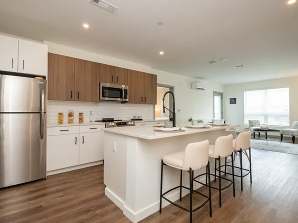 203 Lowell St #316, Wilmington, MA 01887