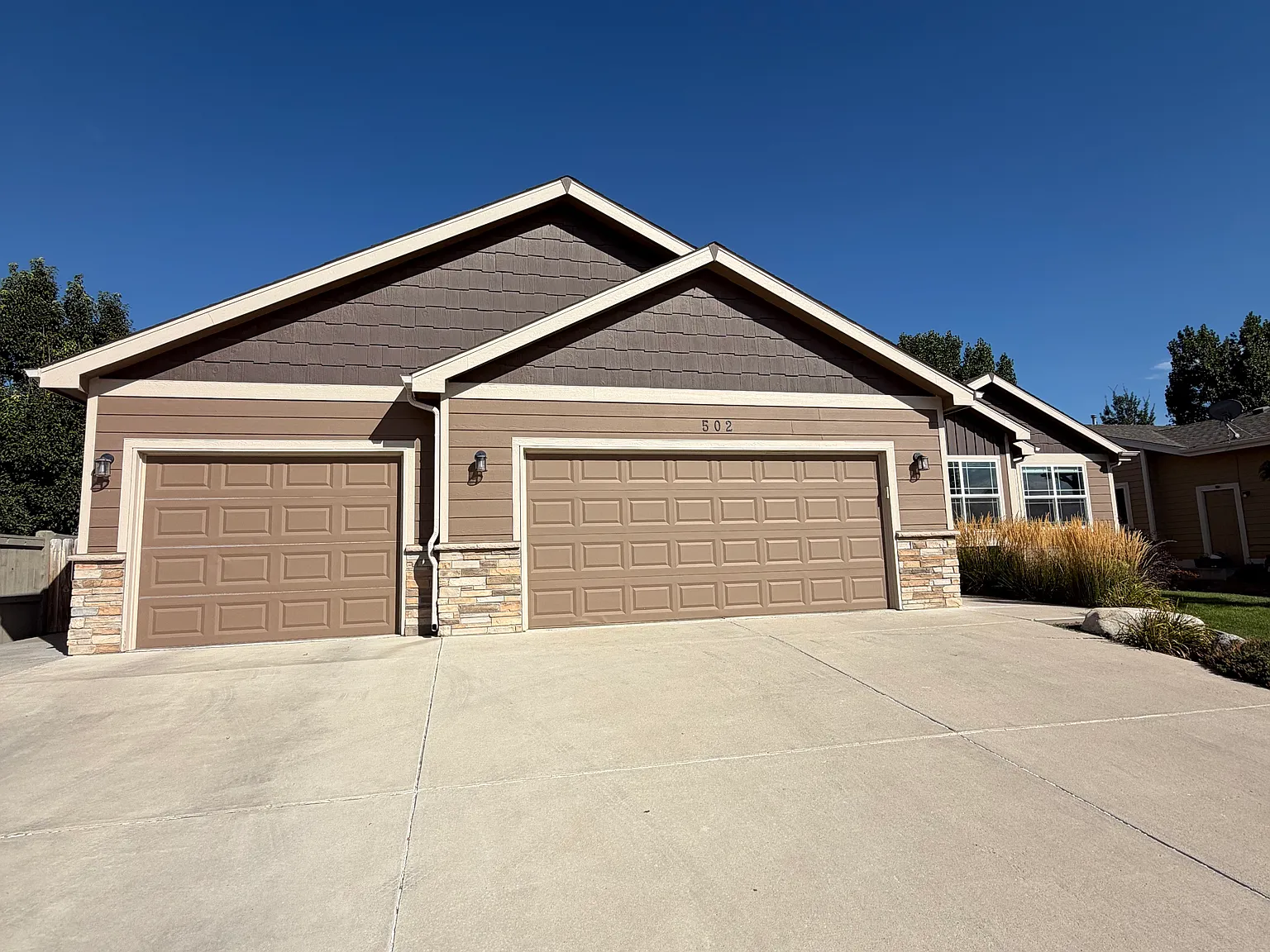 4 bed, 3044 sqft, $2,950 — Photo 2