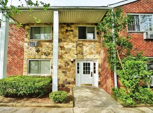 11 Gadsen Pl APT 2F, Staten Island, NY 10314