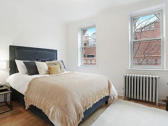 2nd image of 222 Pacific St APT 2B