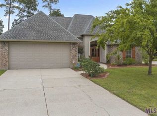 27780 Lakeshore Dr, Walker, LA 70785