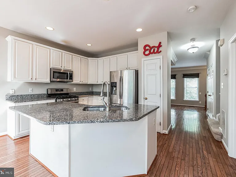12876 Fair Valley Ct — Photo 8