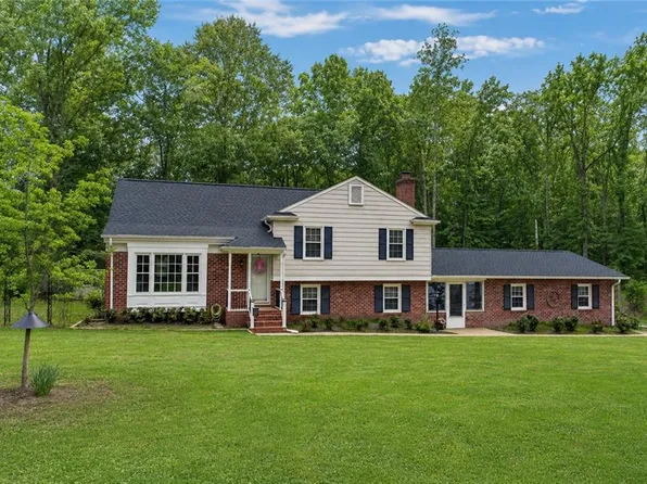 404 Bunker Cir, Sandston, VA 23150