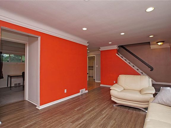 5th image of 24015 Glenhill Dr