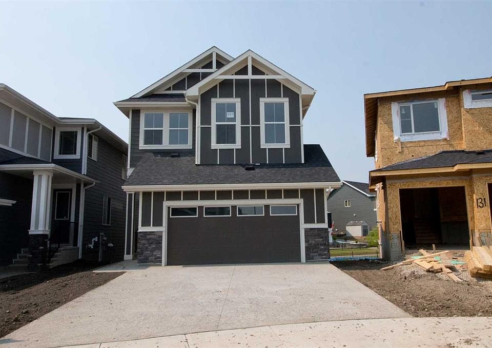 1st image of 127 E Sundown Cres