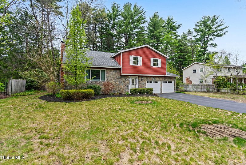 2nd image of 24 Vichy Drive