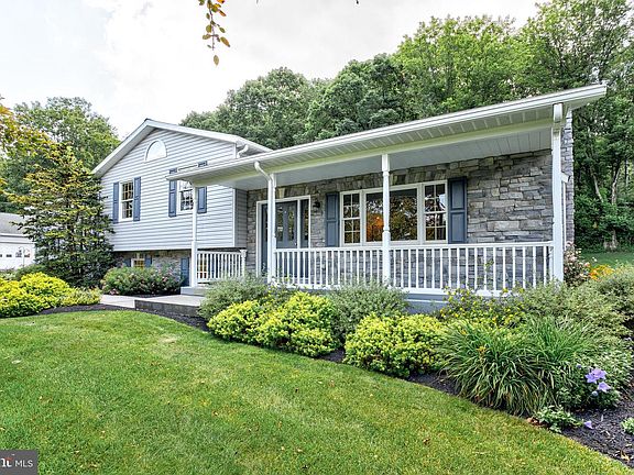 2nd image of 443 Stevenson Rd