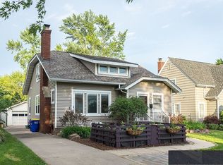 28 Highland Dr, Iowa City, IA 52246