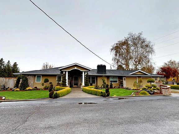 3rd image of 1769 Circle Dr